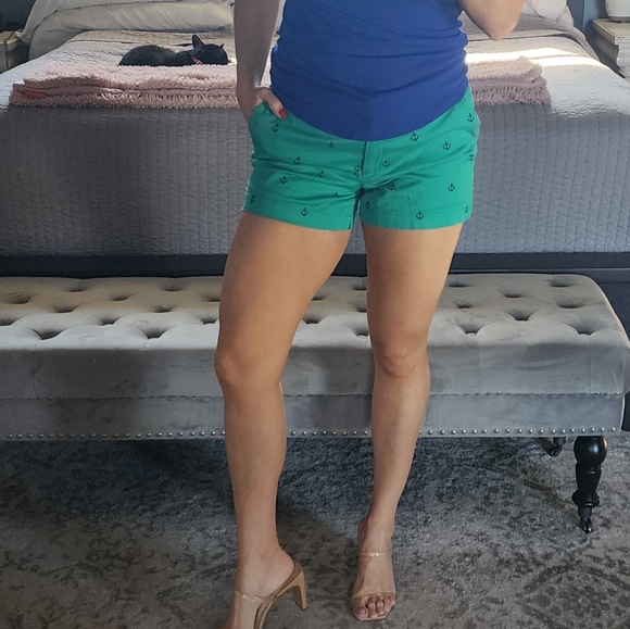 Khaki embroidered tailored shorts - Picture 16 of 16